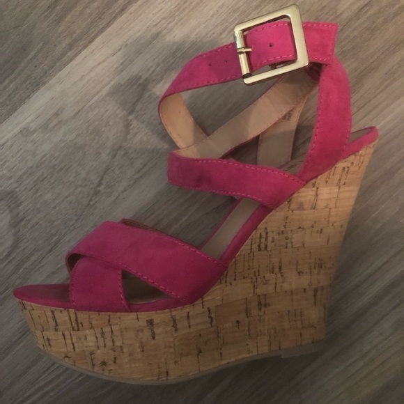 Fuchsia strap wedges - Picture 2 of 6